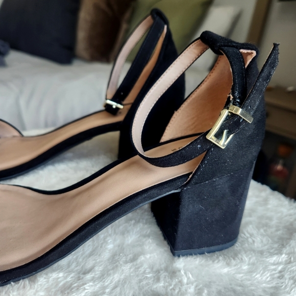 NWOT Call It Spring Suede Black Heels - Picture 3 of 8